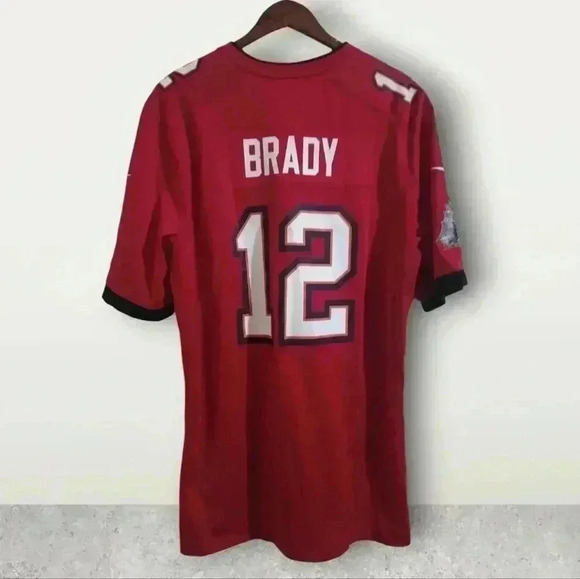 Nike NFL Tampa Bay Buccaneers #12 Tom Brady Men American Football Jersey - Picture 3 of 7